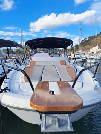 Beneteau Flyer 8 Sundeck | Xalar