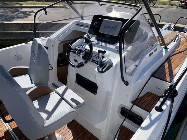 Beneteau Flyer 8 Sundeck | Xalar