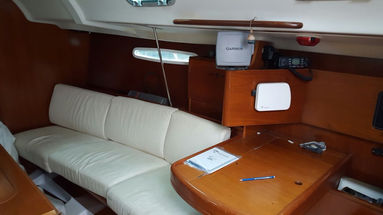 Beneteau First 31.7 | Avispa 3