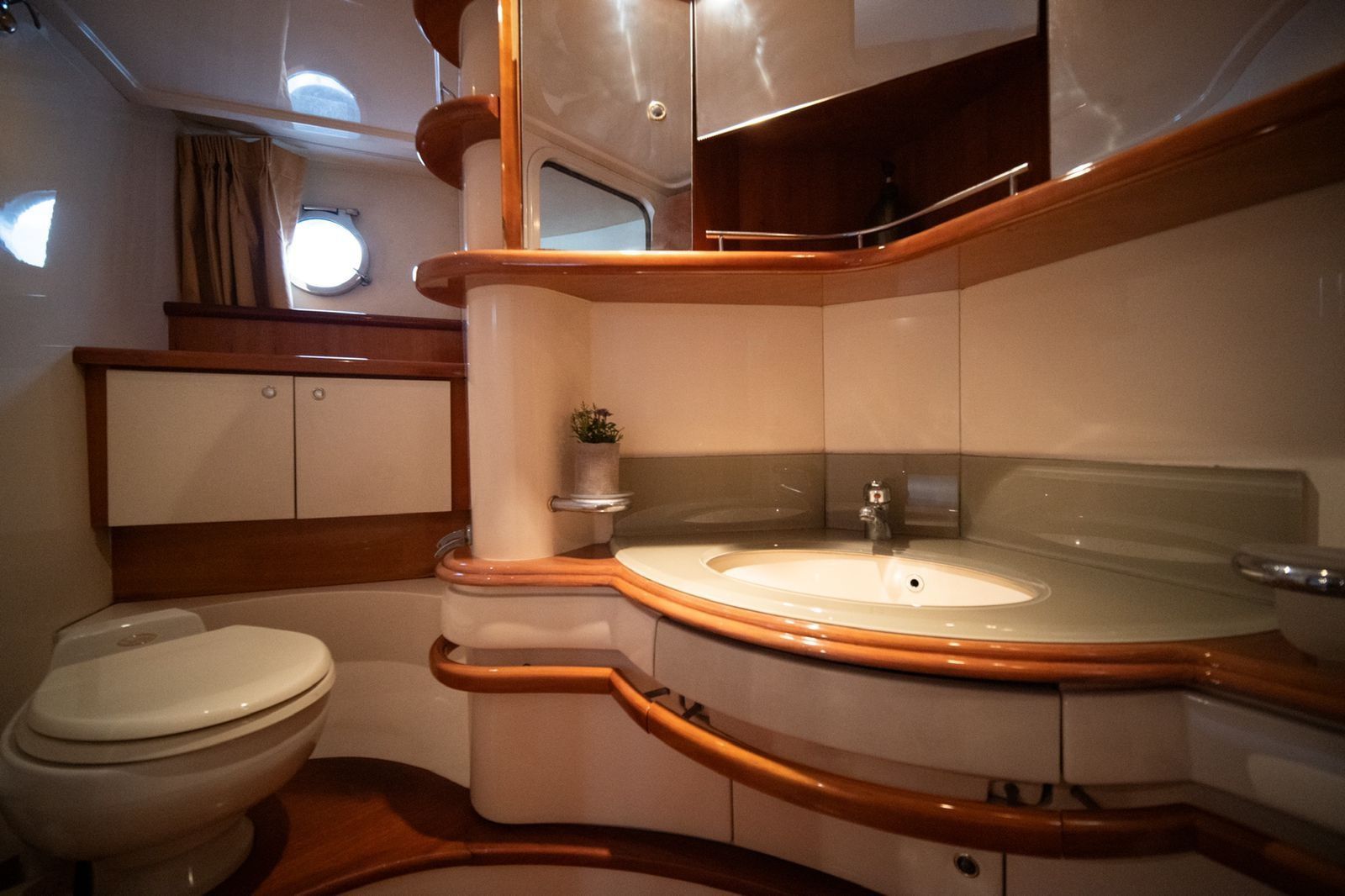 Azimut 55 | Freeland