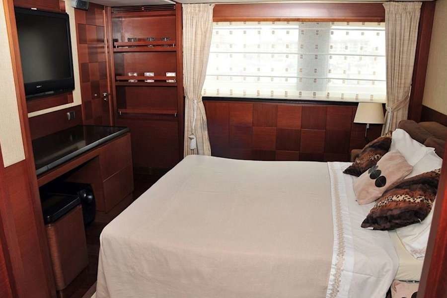 Azimut 103 | The Blau