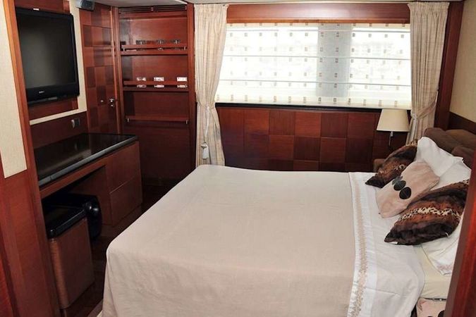 Azimut 103 | The Blau