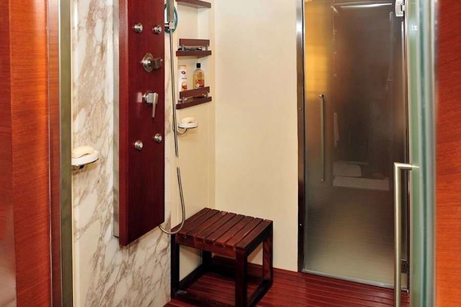 Azimut 103 | The Blau