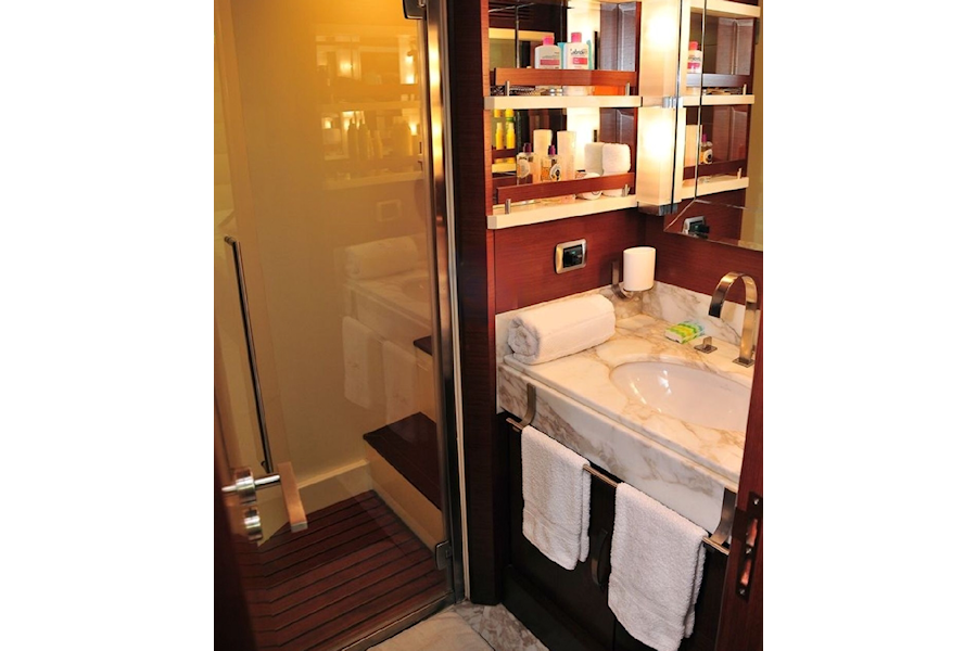 Azimut 103 | The Blau