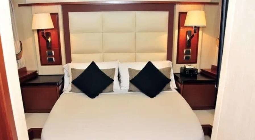 Azimut 103 | The Blau