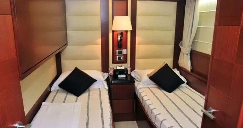 Azimut 103 | The Blau