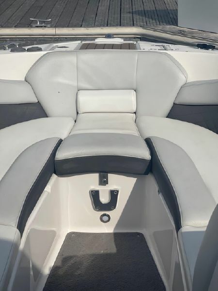 Regal 2700 | Queen of Tortuga