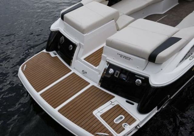 Regal 2700 | Queen of Tortuga
