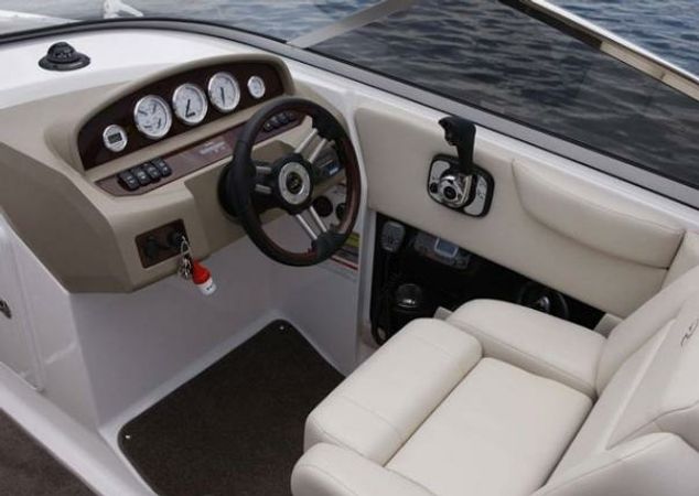 Regal 2700 | Queen of Tortuga