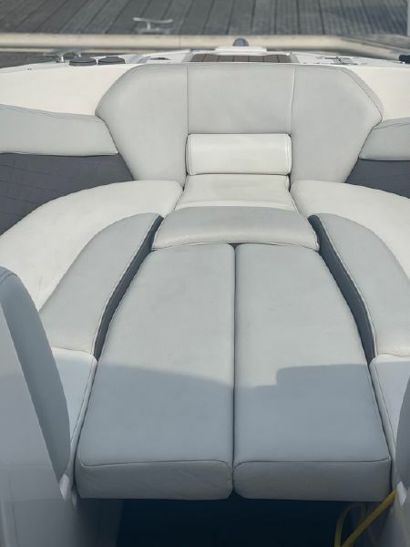 Regal 2700 | Queen of Tortuga