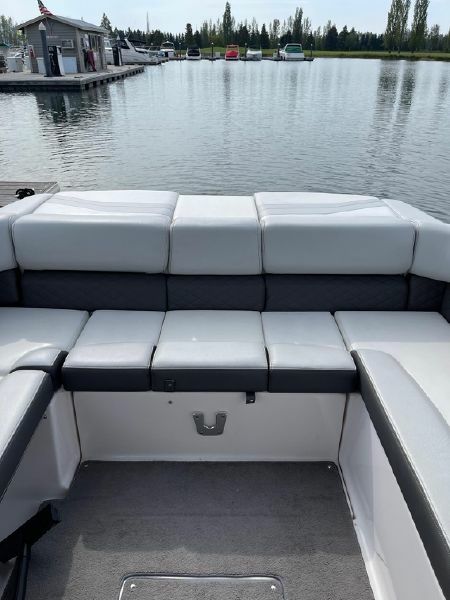 Regal 2700 | Queen of Tortuga