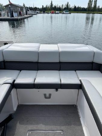 Regal 2700 | Queen of Tortuga