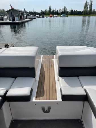 Regal 2700 | Queen of Tortuga