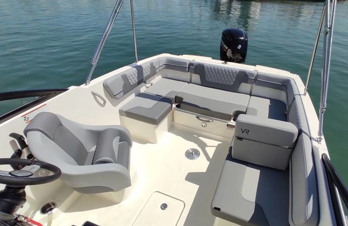 Bayliner VR4 OE | Atlas