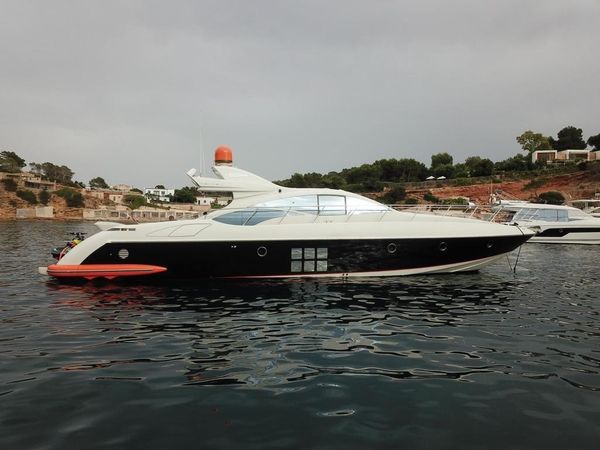 Azimut 68S | Sky & Sand