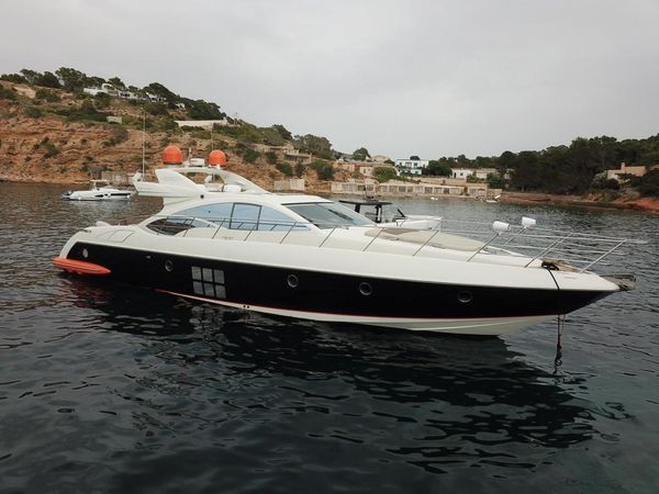 Azimut 68S | Sky & Sand