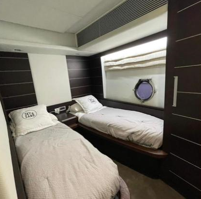 Azimut 68S | Sky & Sand