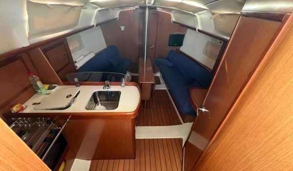 Beneteau Oceanis 323 | India