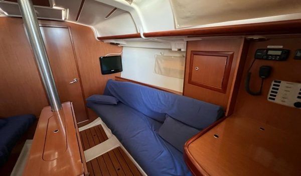 Beneteau Oceanis 323 | India