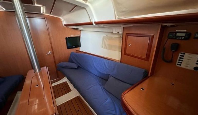 Beneteau Oceanis 323 | India