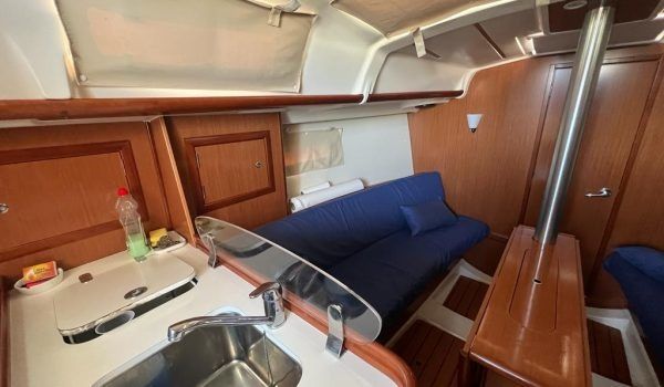 Beneteau Oceanis 323 | India