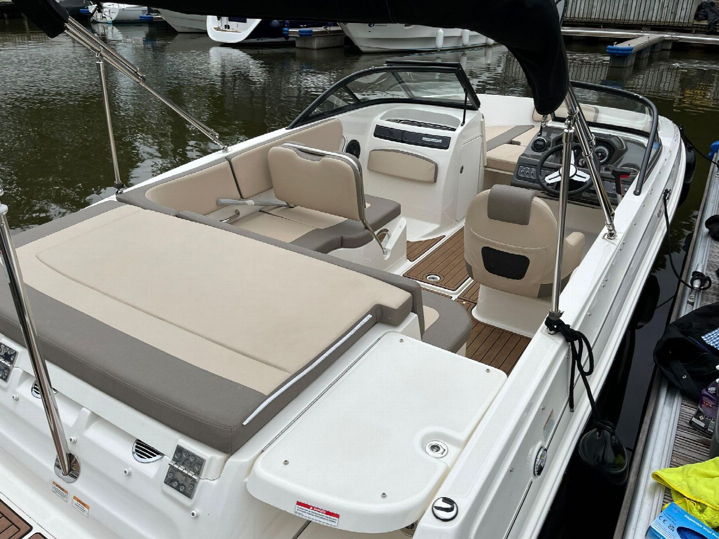 Bayliner VR5 | Mando