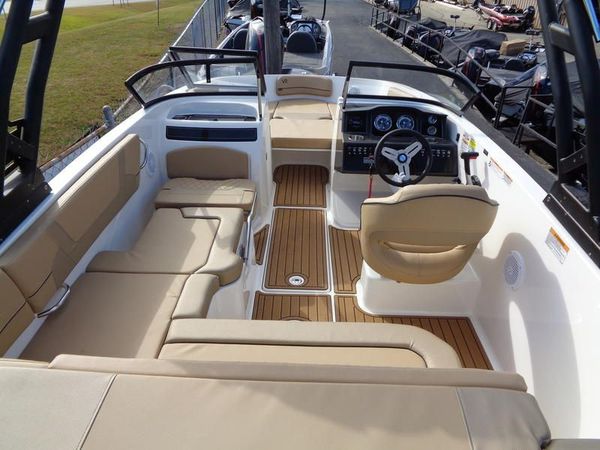 Bayliner VR5 | Mando