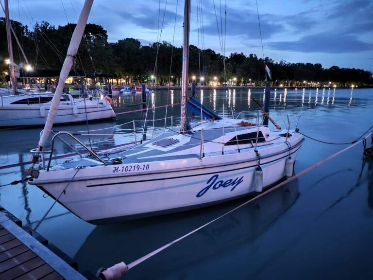 Vitorl s Balaton 21 Joey kiad Magyarorsz g Boataround