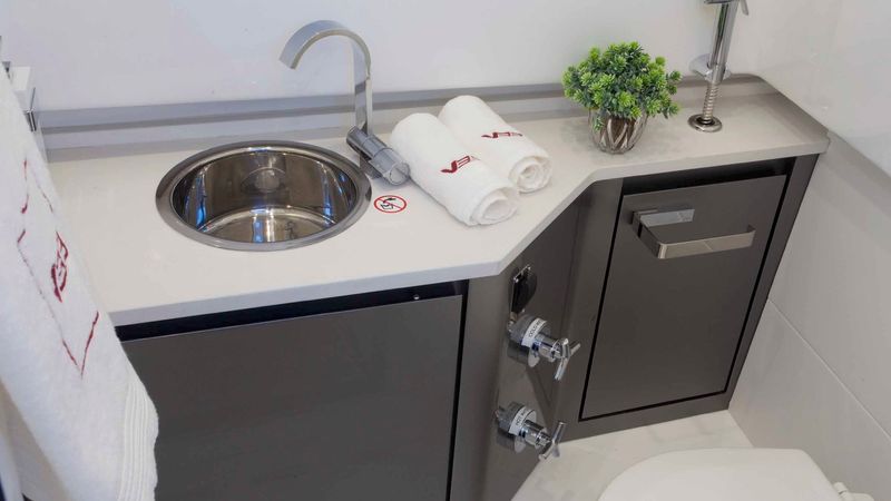 Schaefer Yachts V33 | Stellar