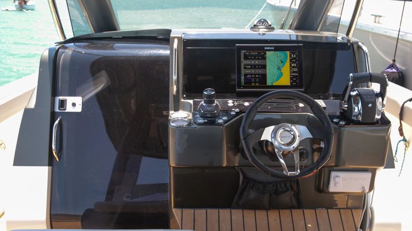 Schaefer Yachts V33 | Stellar