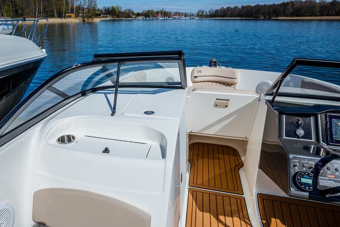 Bayliner VR6 E | 21