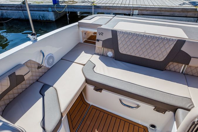 Bayliner VR6 E | 21