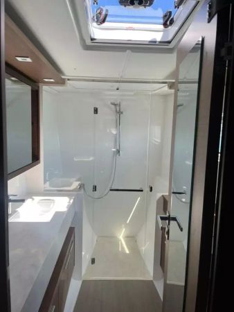 Lagoon 46 | Thirteen