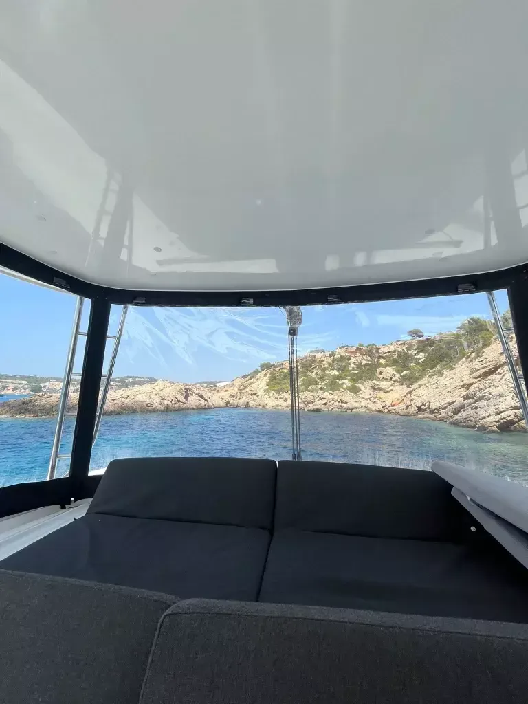 Lagoon 46 | Thirteen