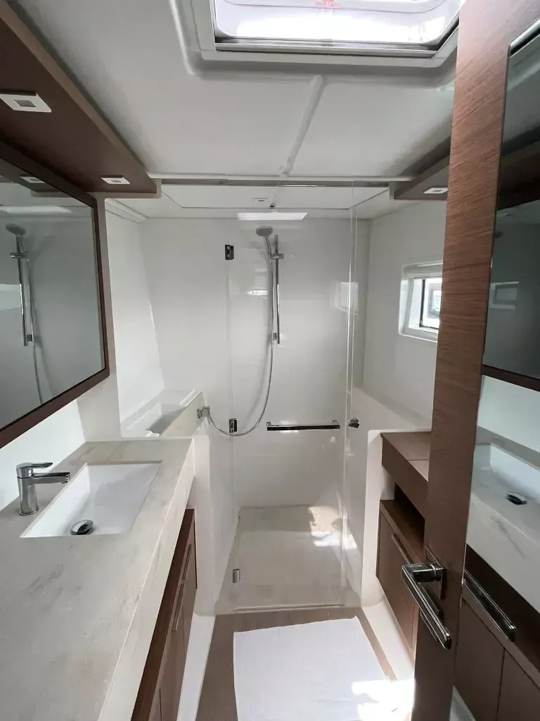 Lagoon 46 | Thirteen