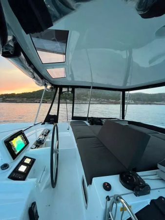 Lagoon 46 | Thirteen