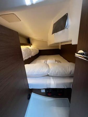 Beneteau Oceanis 34.1 | Clara