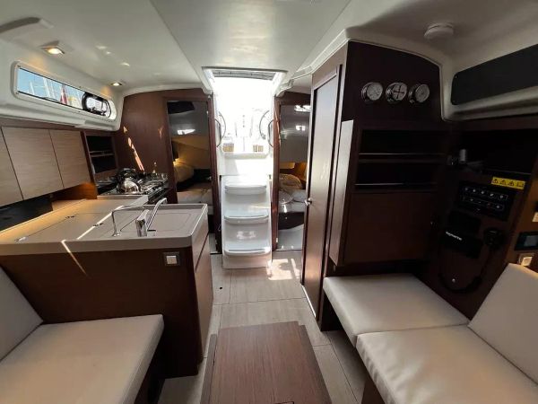 Beneteau Oceanis 34.1 | Clara