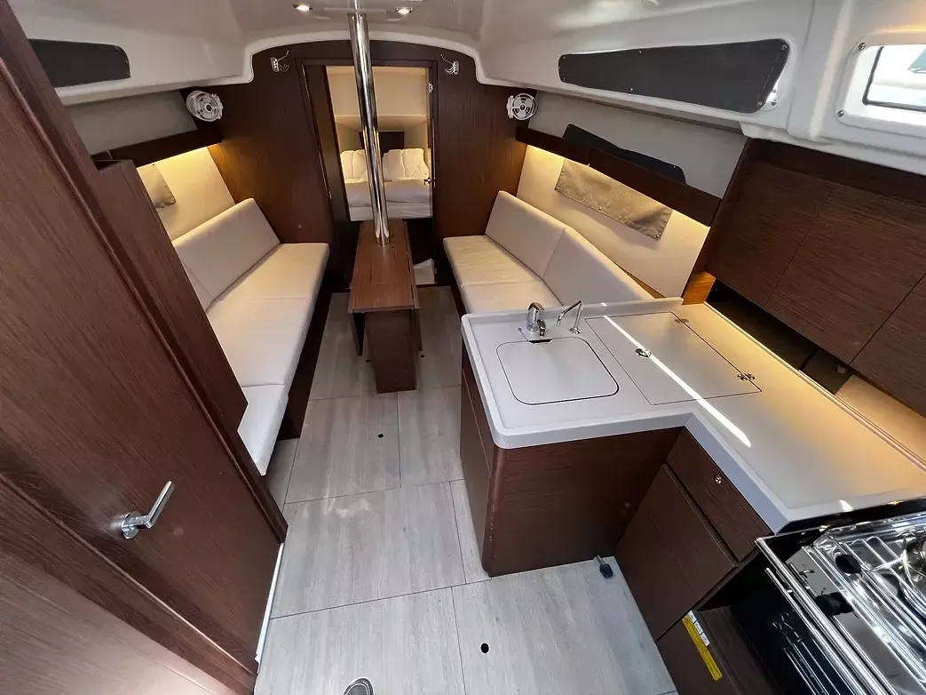 Beneteau Oceanis 34.1 | Clara