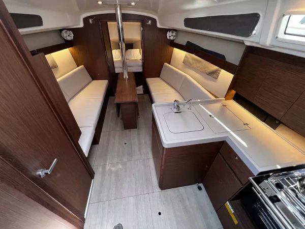 Beneteau Oceanis 34.1 | Clara