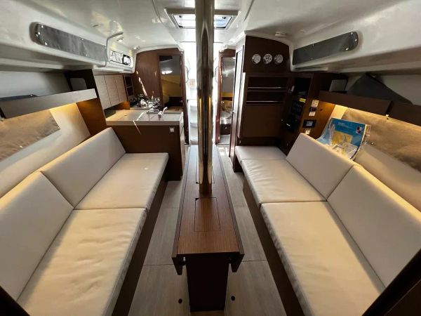 Beneteau Oceanis 34.1 | Clara