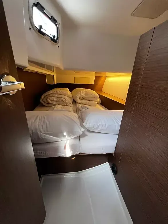 Beneteau Oceanis 34.1 | Clara