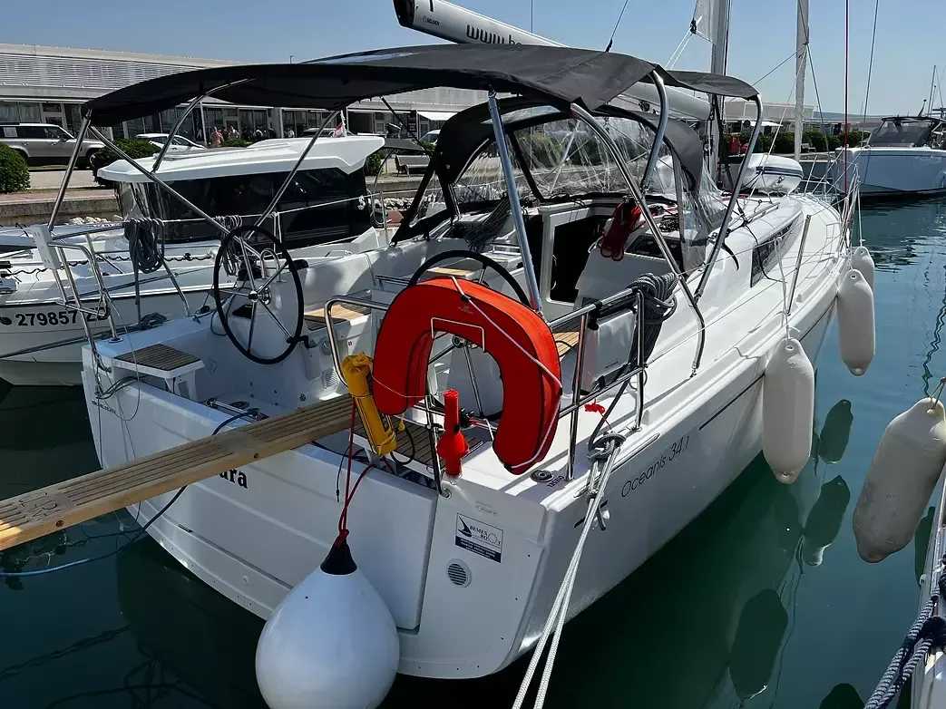 Beneteau Oceanis 34.1 | Clara