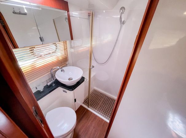 Aquila 48 | Three Quarters Full