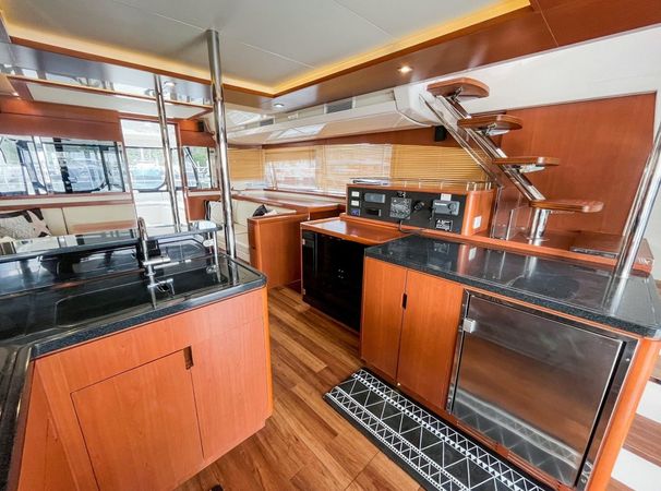 Aquila 48 | Three Quarters Full