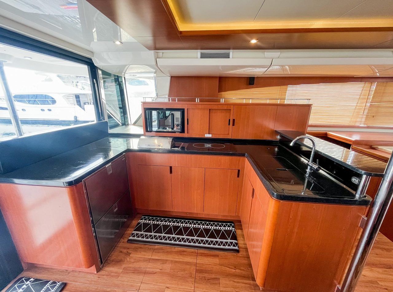 Aquila 48 | Three Quarters Full