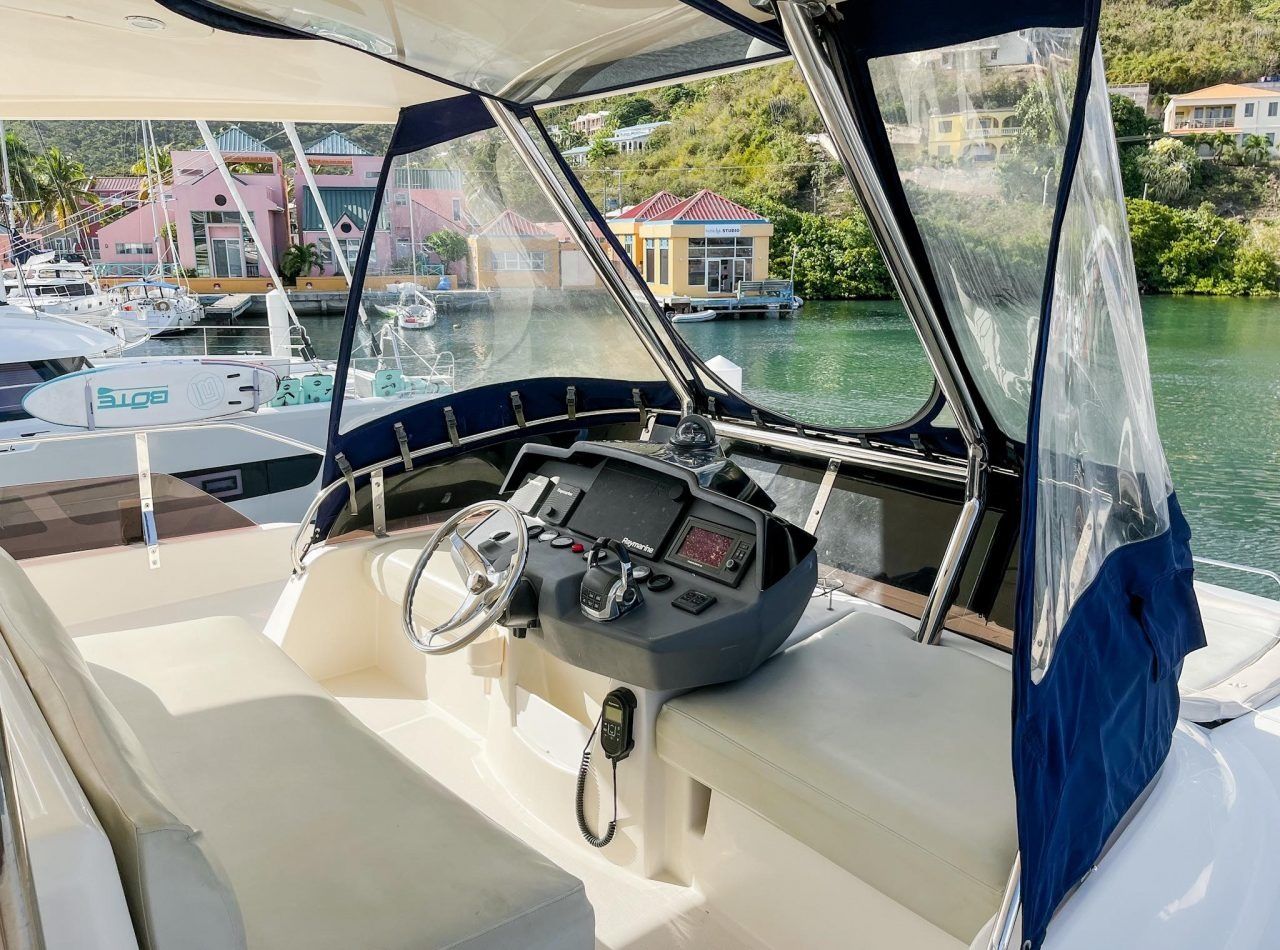 Aquila 48 | Three Quarters Full