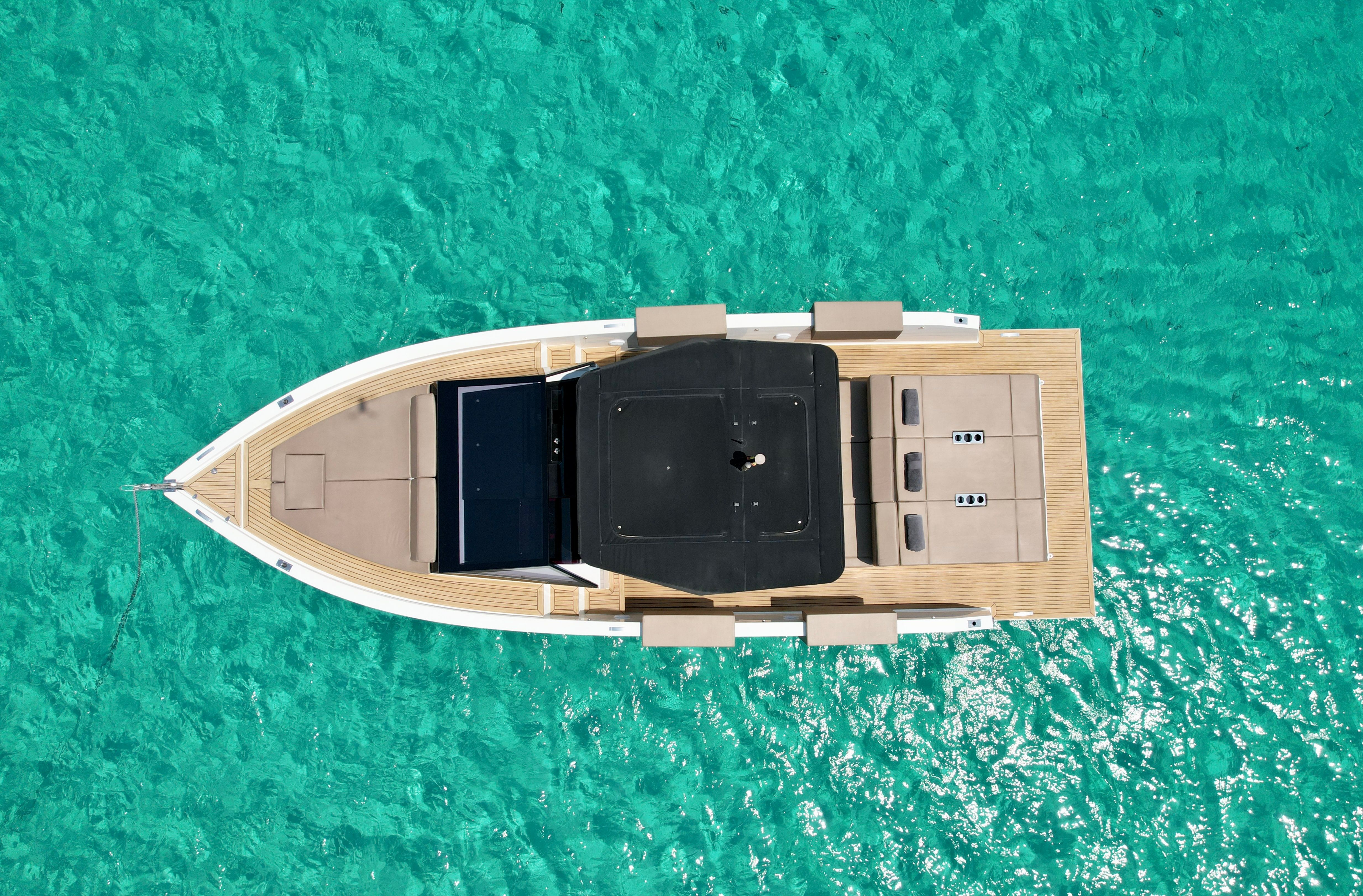 De Antonio D34 Open | Delito