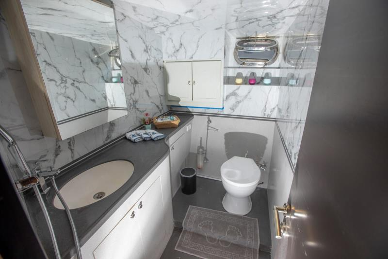 Custom Built 85 | Poseidon F