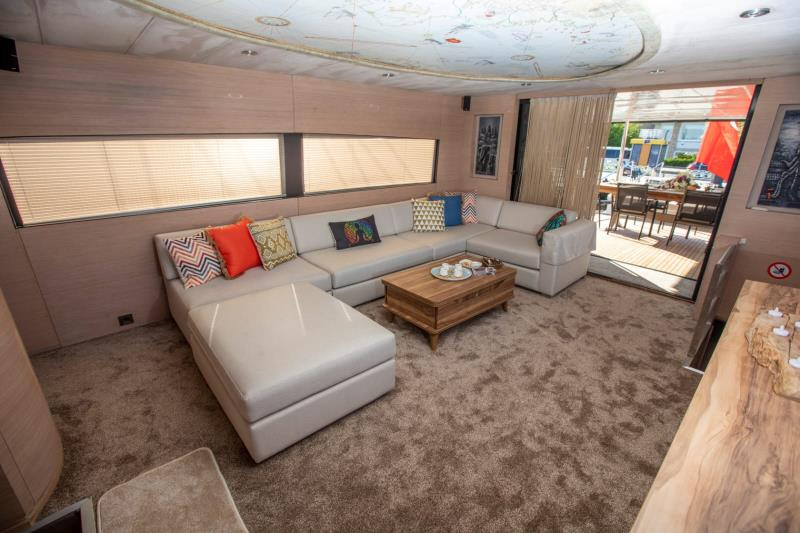 Custom Built 85 | Poseidon F